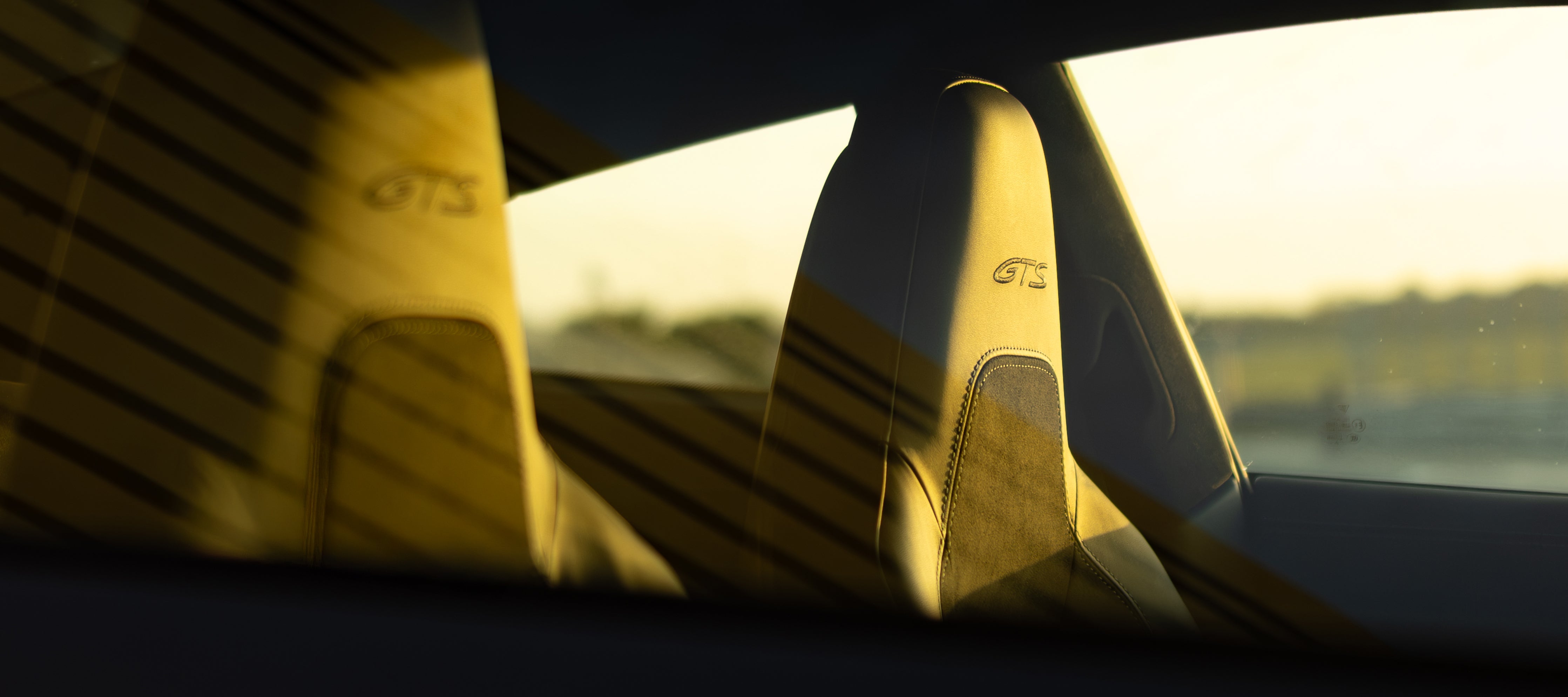 992.2 CARRERA GTS INTERIOR